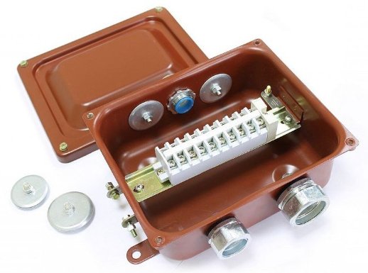 Коробка клеммная металлическая с муфтами АТК для трубной электропроводки ЗЭТА ККМА-10 У2 IP54 (zeta30372)